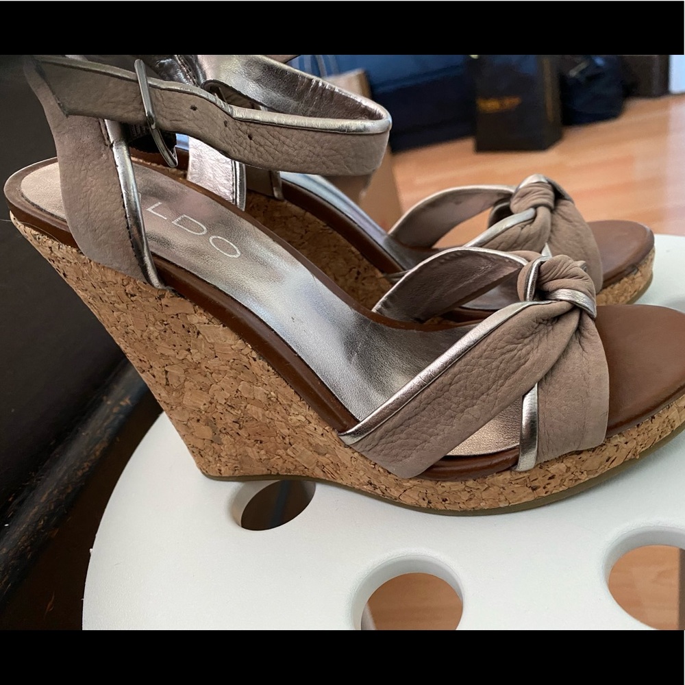 New Aldo heel sandal